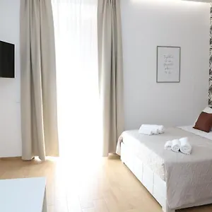 Superior House , Catania Italia