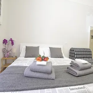 Prati House , Roma Italia